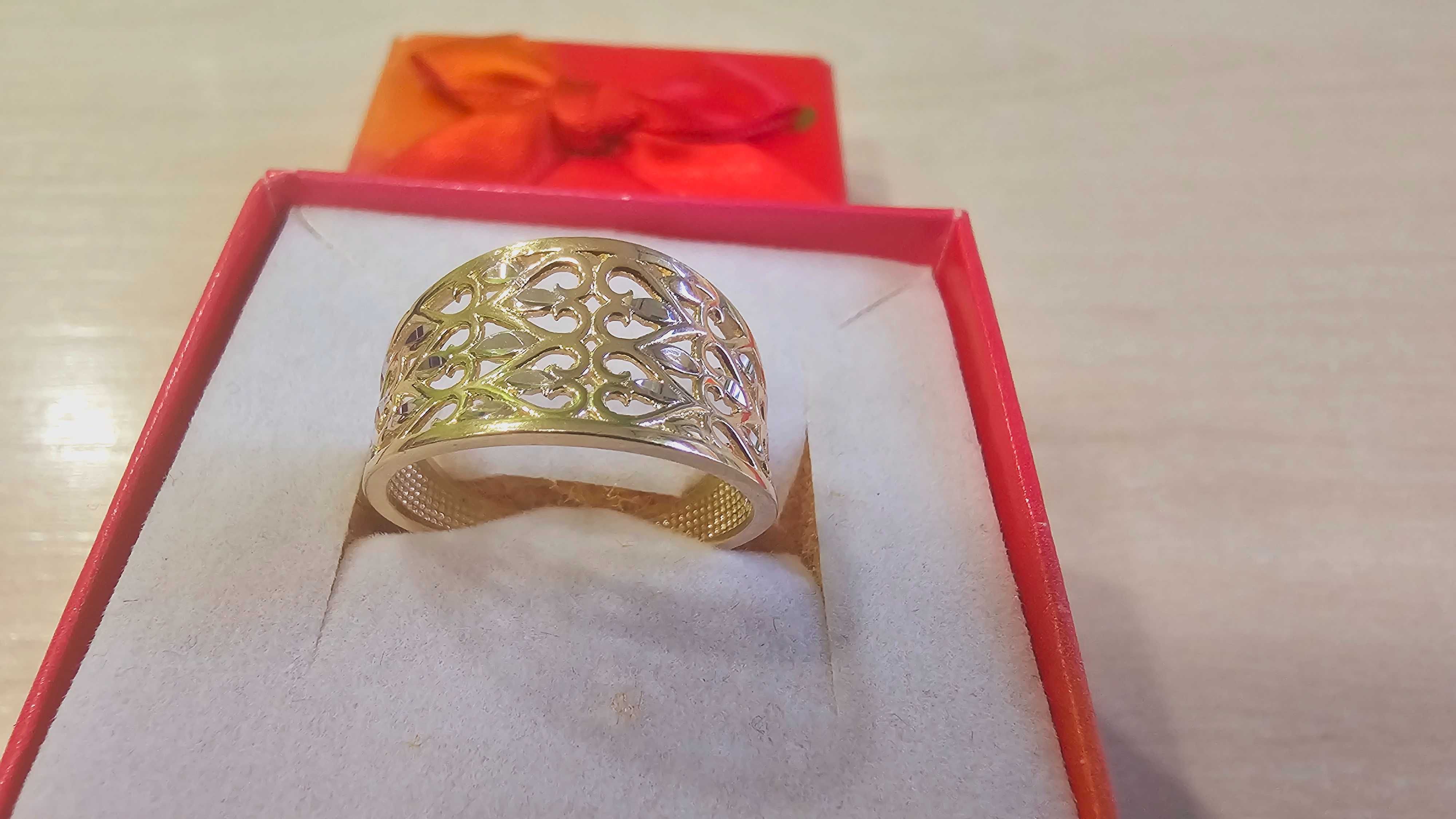 Nowy złoty pierścionek wzór w serca PR 585