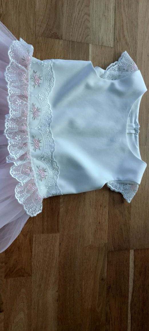 Elegancka sukienka 146