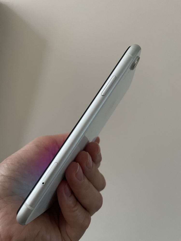 Продам iPhone XR 64 GB б/у