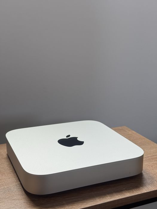 Mac Mini M2 (2024) – 24GB RAM / 512GB SSD – Como Novo, com Garantia