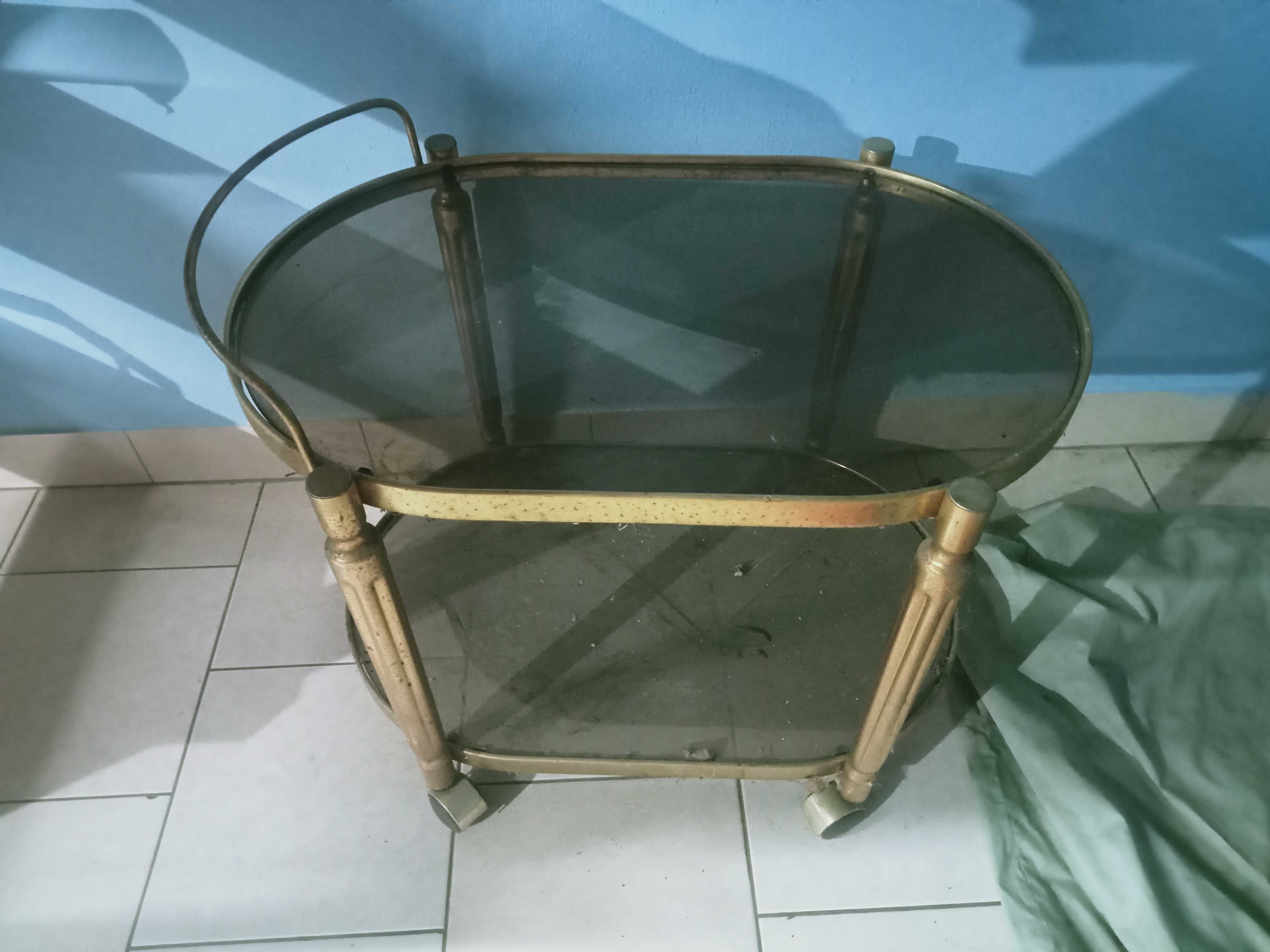 domowy barek na koleczkach