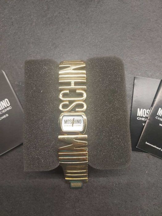 Оригинальный Moschino (б/у)