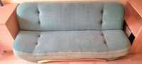 Kanapa (sofa) rozkładana zielona z pojemnikiem na pościel mało używana