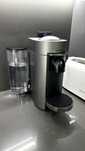 Máquina de Café Nespresso Vertuo Plus Deluxe Titan – Excelente Estado