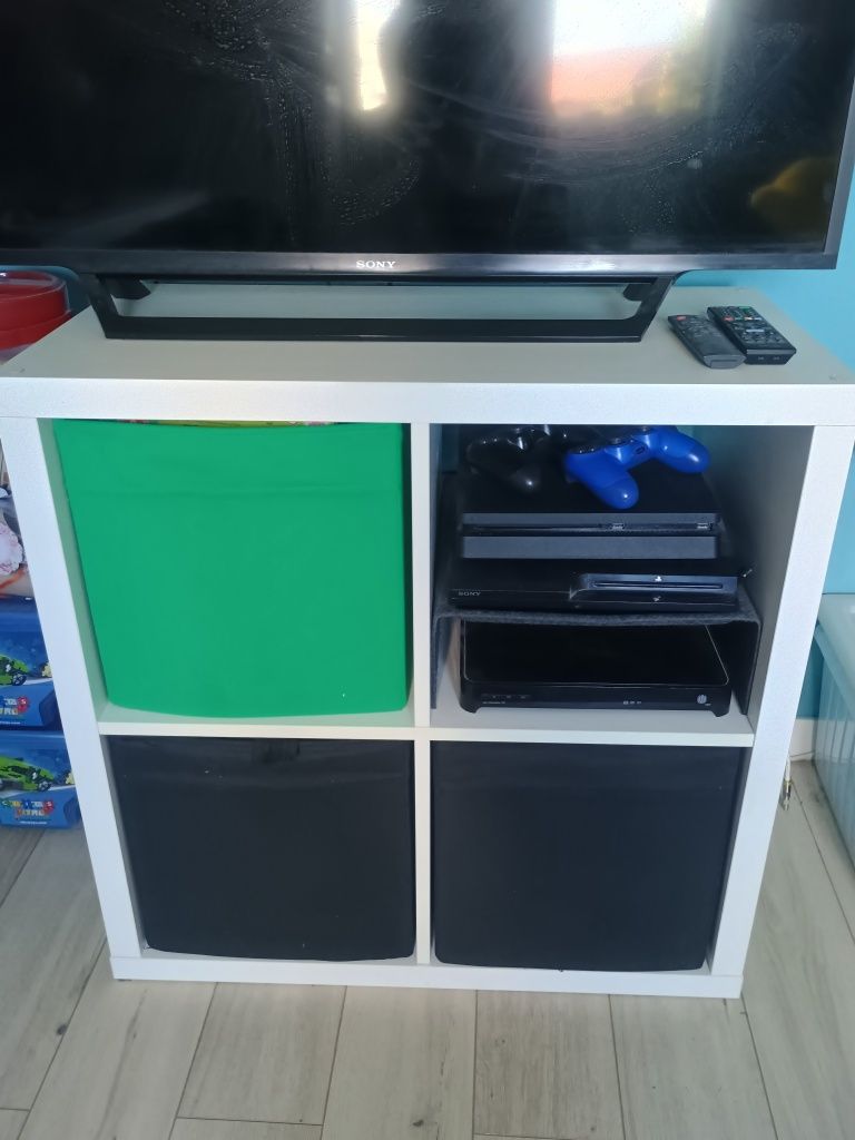 Kallax Ikea regał z dodatkami