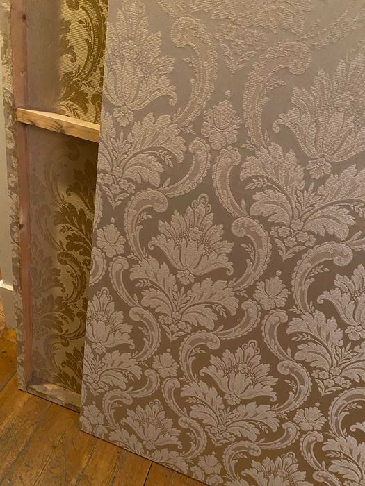 Paineis/telas em adamascado amarelo dourado