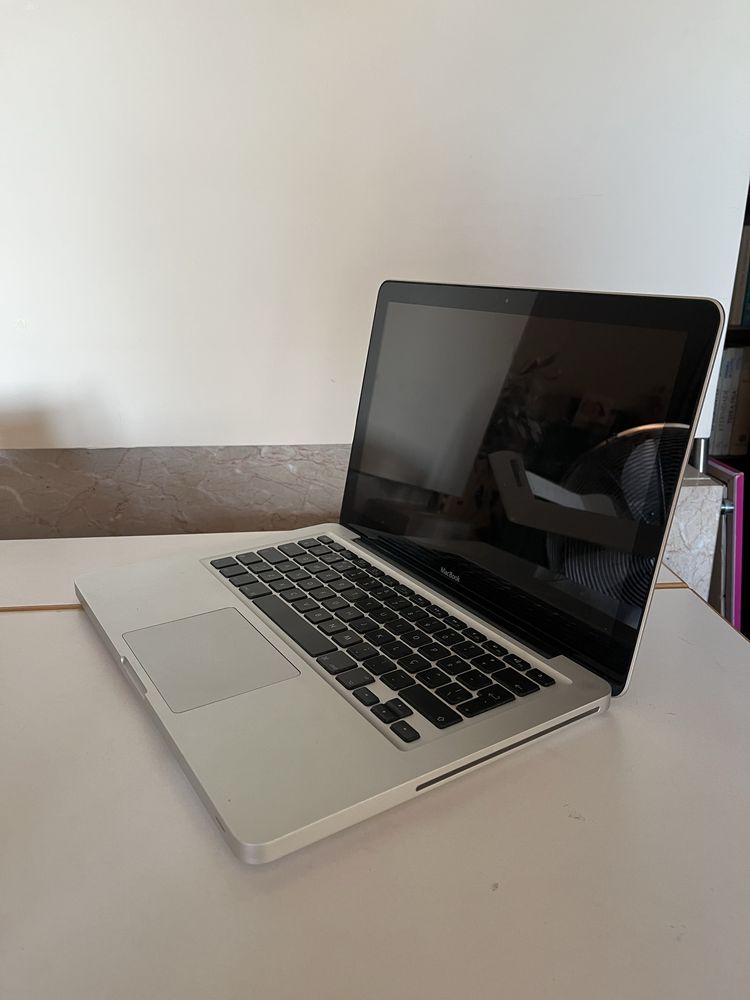MacBook 13 inch, late 2008 - a funcionar