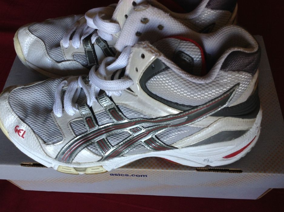 095Sapatilhas de voleibol ASICS Gel-Beyond MT