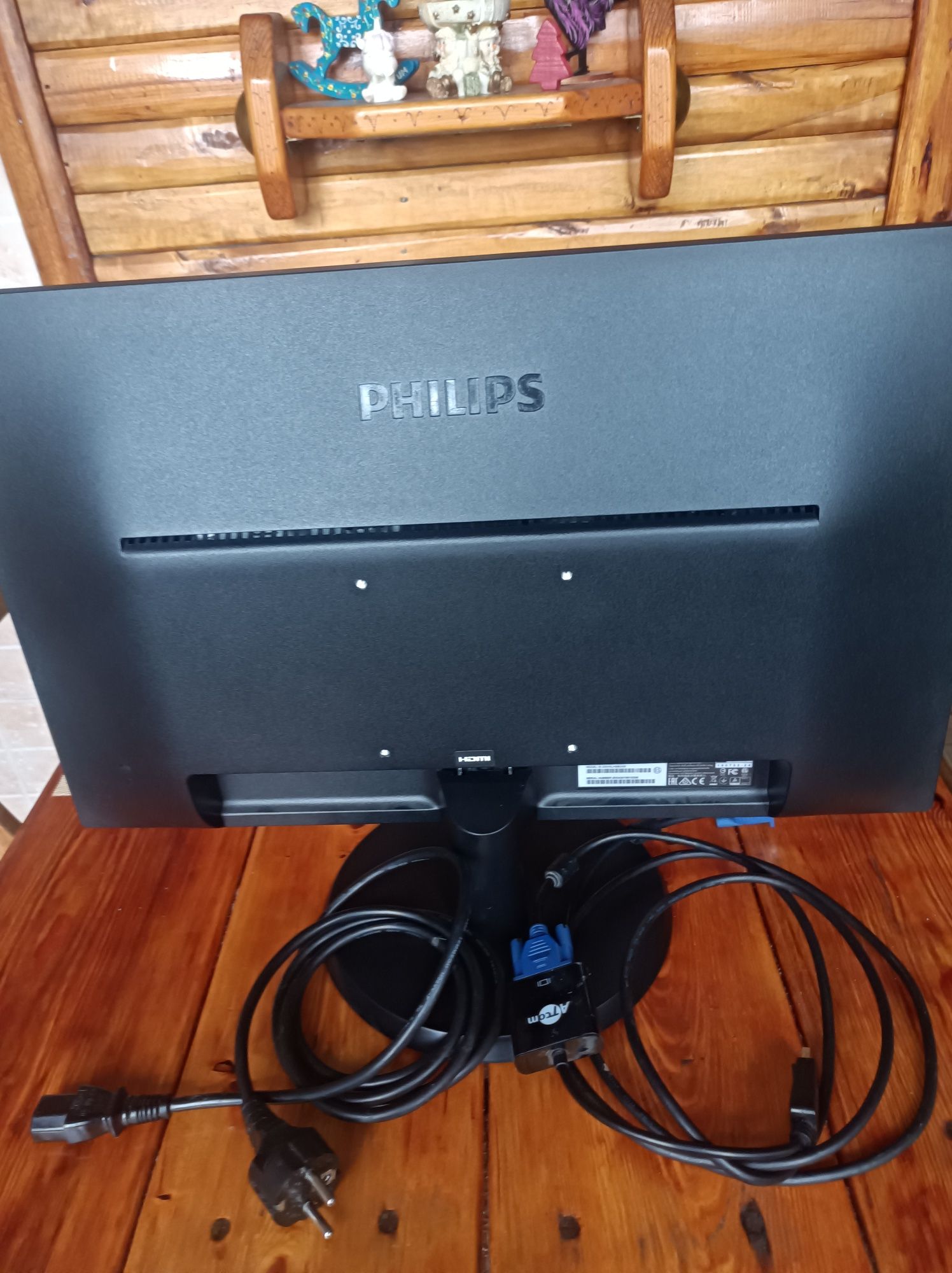 21.5" Монітор Philips 223V5LHSB2