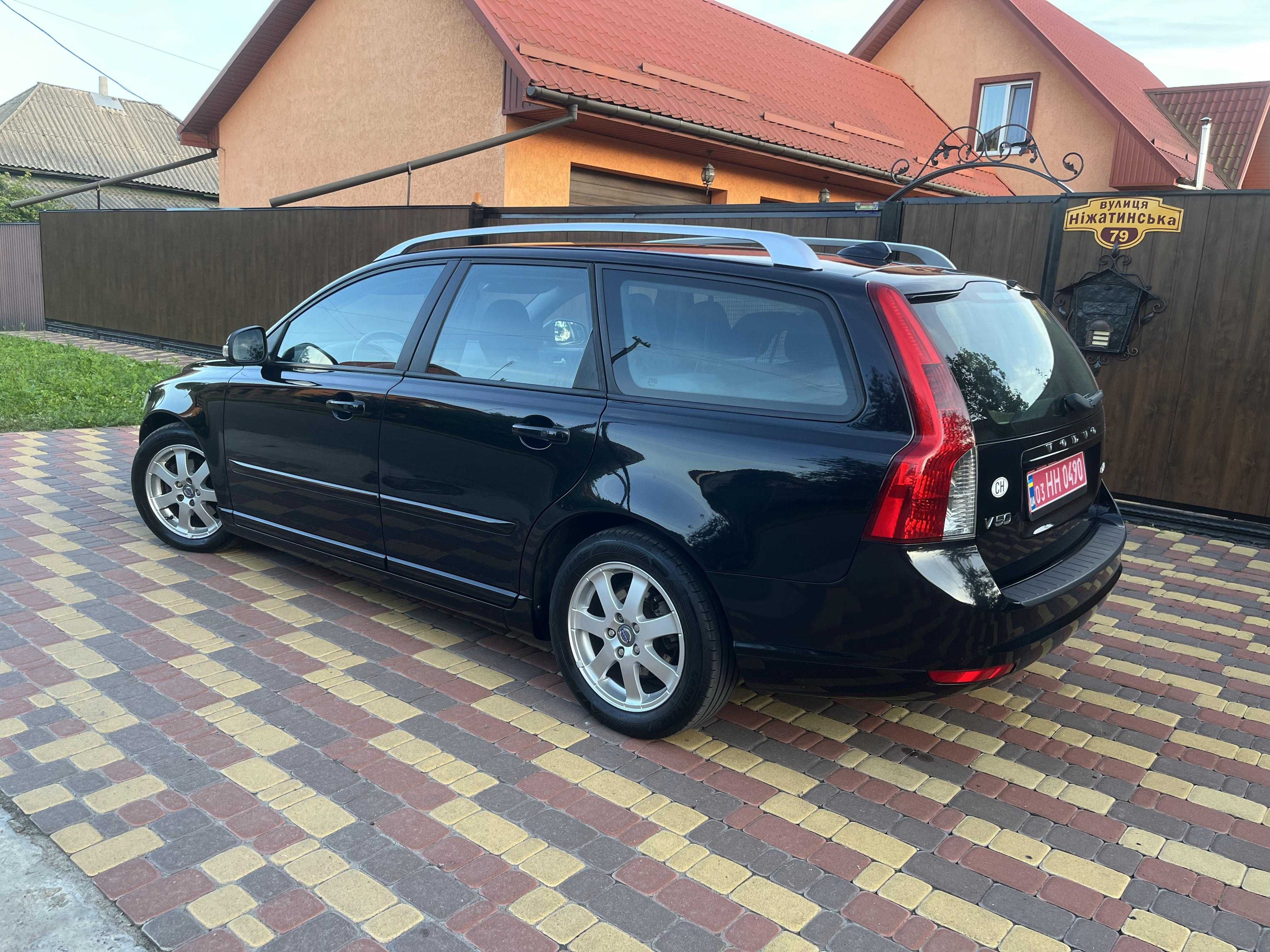 Volvo V50 2012 рік