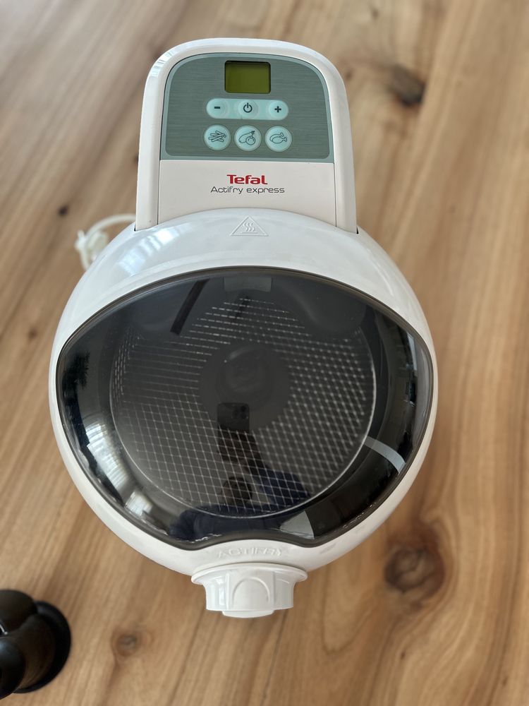 Máquina de ar frio. Tefal actifry express