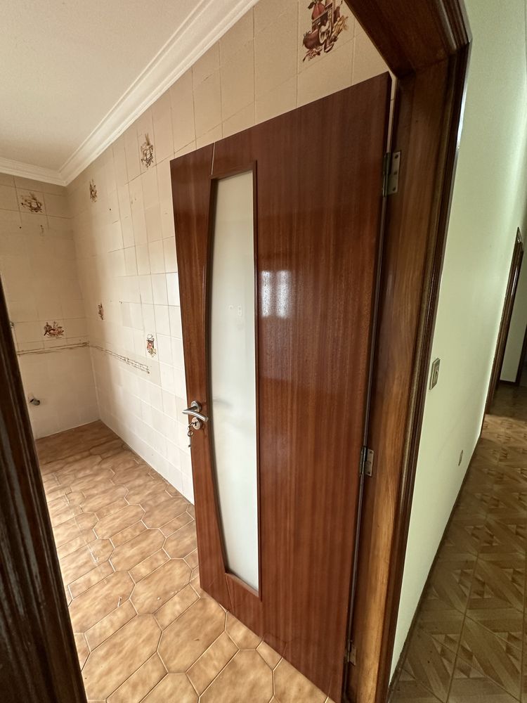 6 Portas interiores mogno com ferragens inox como novas