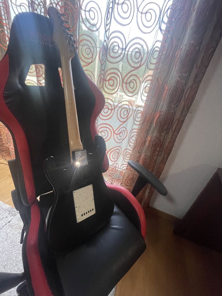 Guitarra Fender Squier Bullet