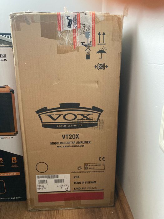 zmacniacz gitarowy combo Vox VT20X