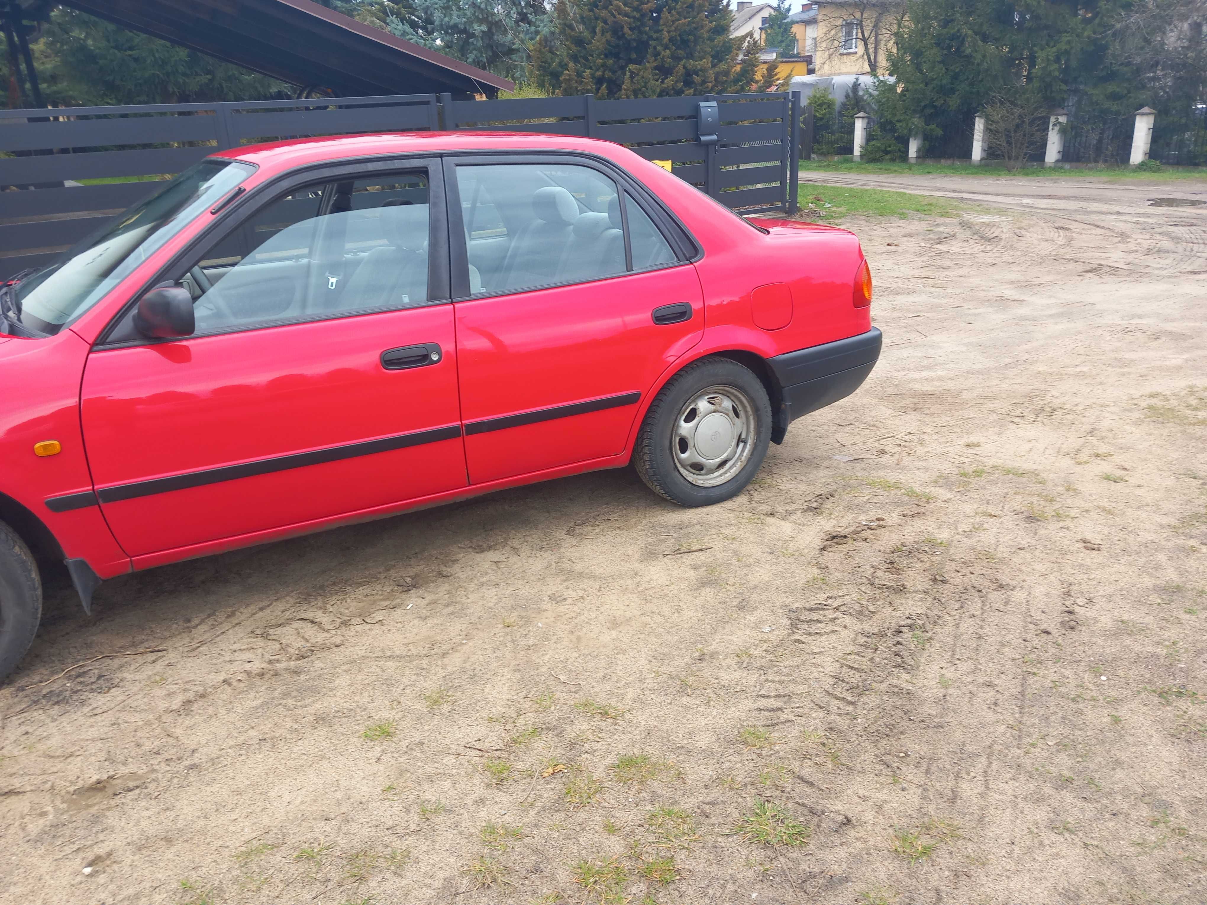 Toyota 97 rok 1,3 benzyna wspomaganie , airbag