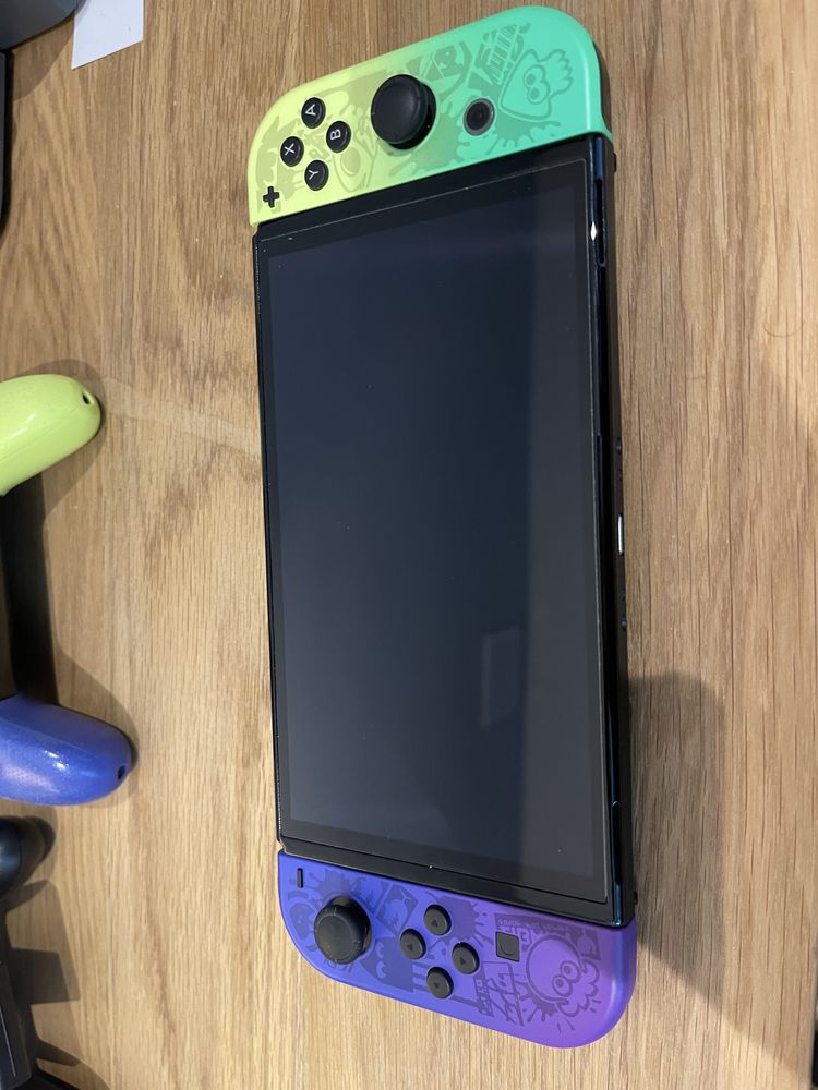 Sprzedam zestaw Nintendo Switch Oled - Edycja Splatoon 3 + gry