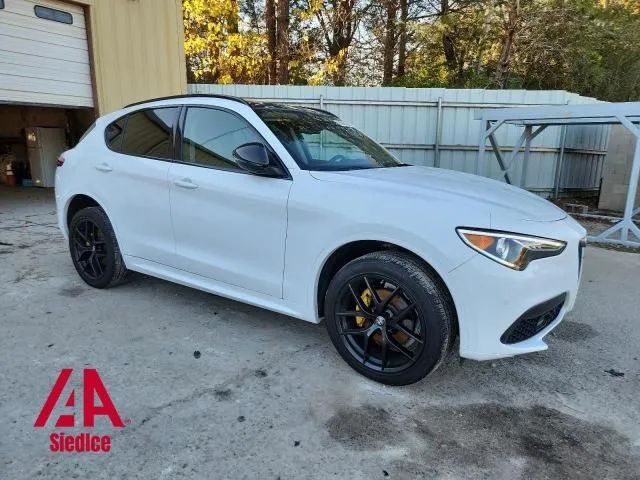 Alfa Romeo Stelvio Wersja TI 4X4 Piękny Środek Niski Przebieg