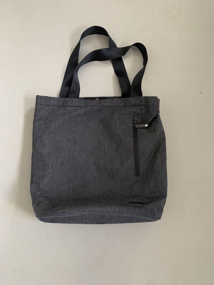 Incase tote bag - torba z kieszenia na laptop