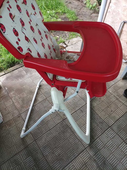 Стульчик для кормления . Детский манеж.