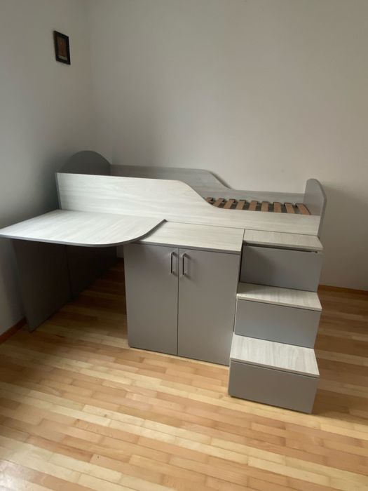 Ліжко горище для дитини чи підлітка з письмовим столом