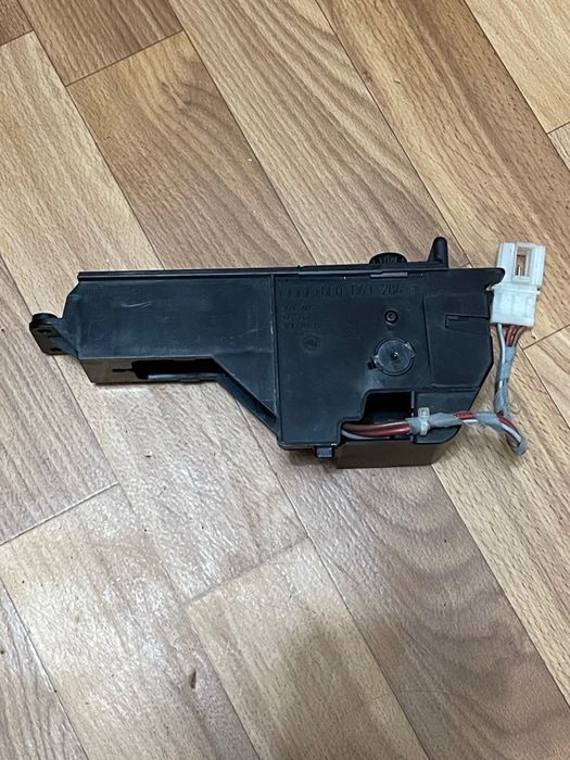 Консоль прикуривателя 8Е0 863 284 Е  Ауди А4 В6 В7