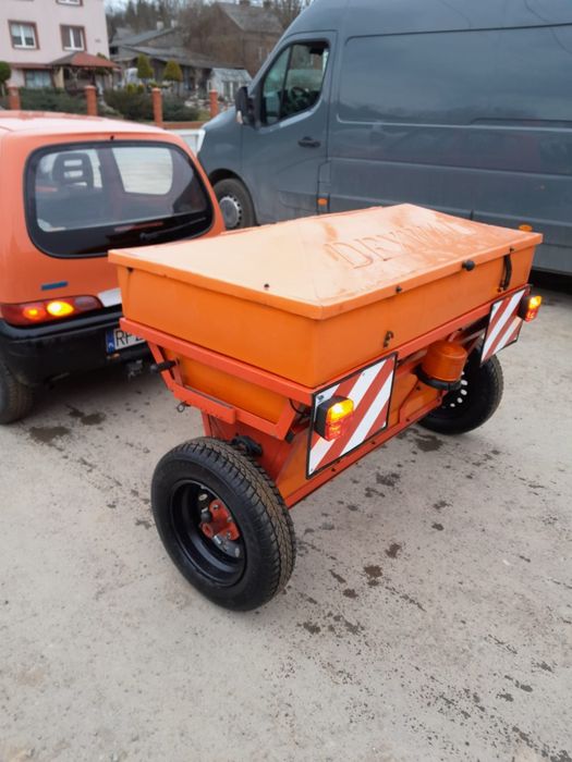 Siewnik piaskarka solarka dexwal do chodników i placów