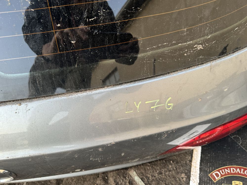Audi a4b8 ly7g klapa bagaznika