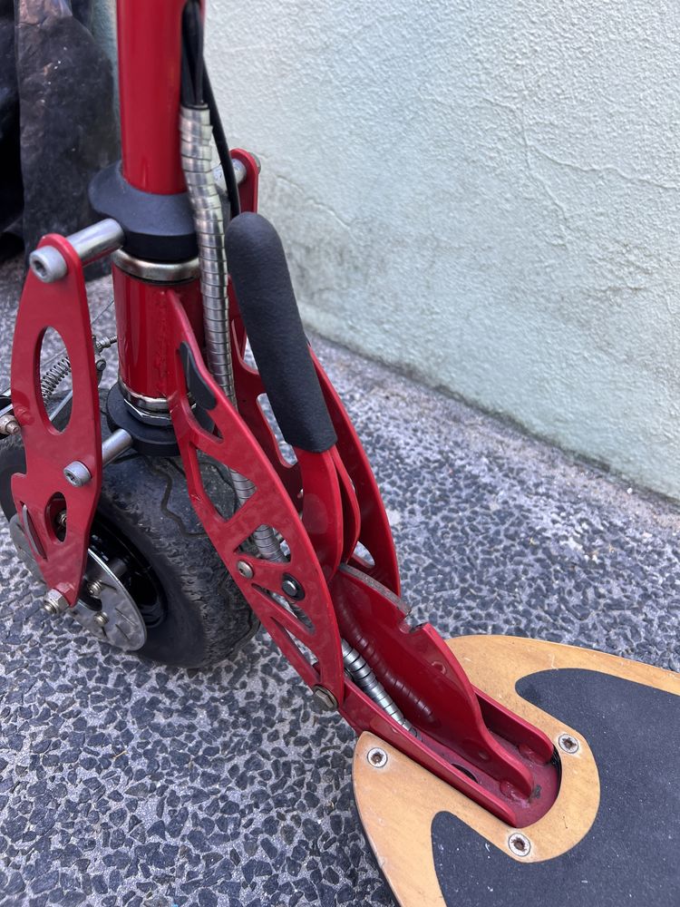Trotineta Blade Z Moby com motor tanaka combustão