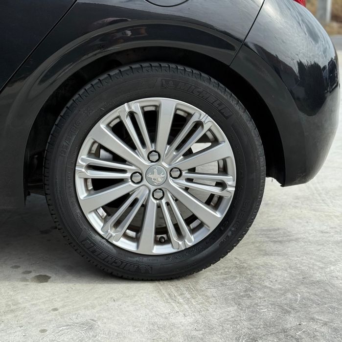 Peugeot 208 1.6 BlueHDi Style