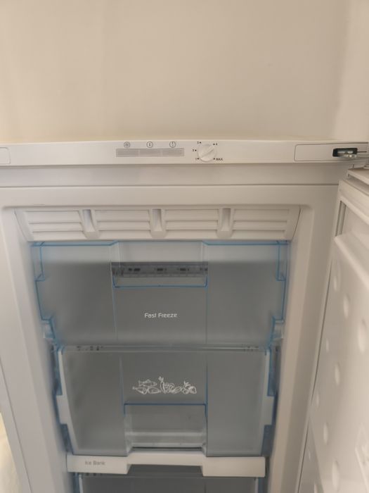 Морозильна камера beko