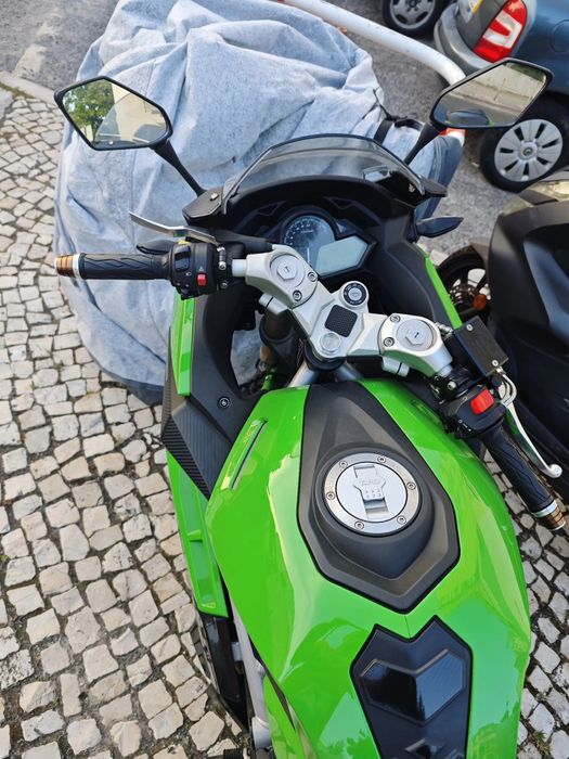 Moto desportiva MITT 400 cc