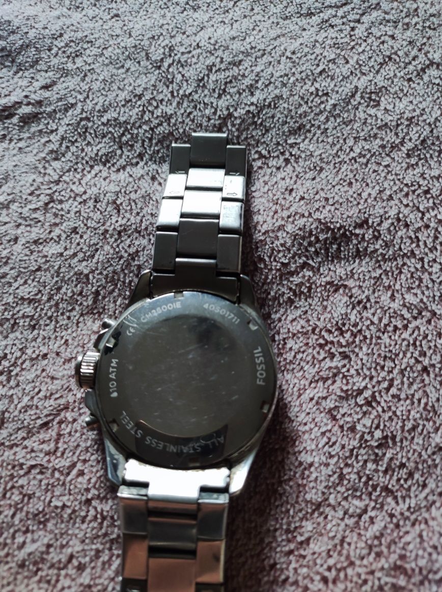 Годинник Fossil.