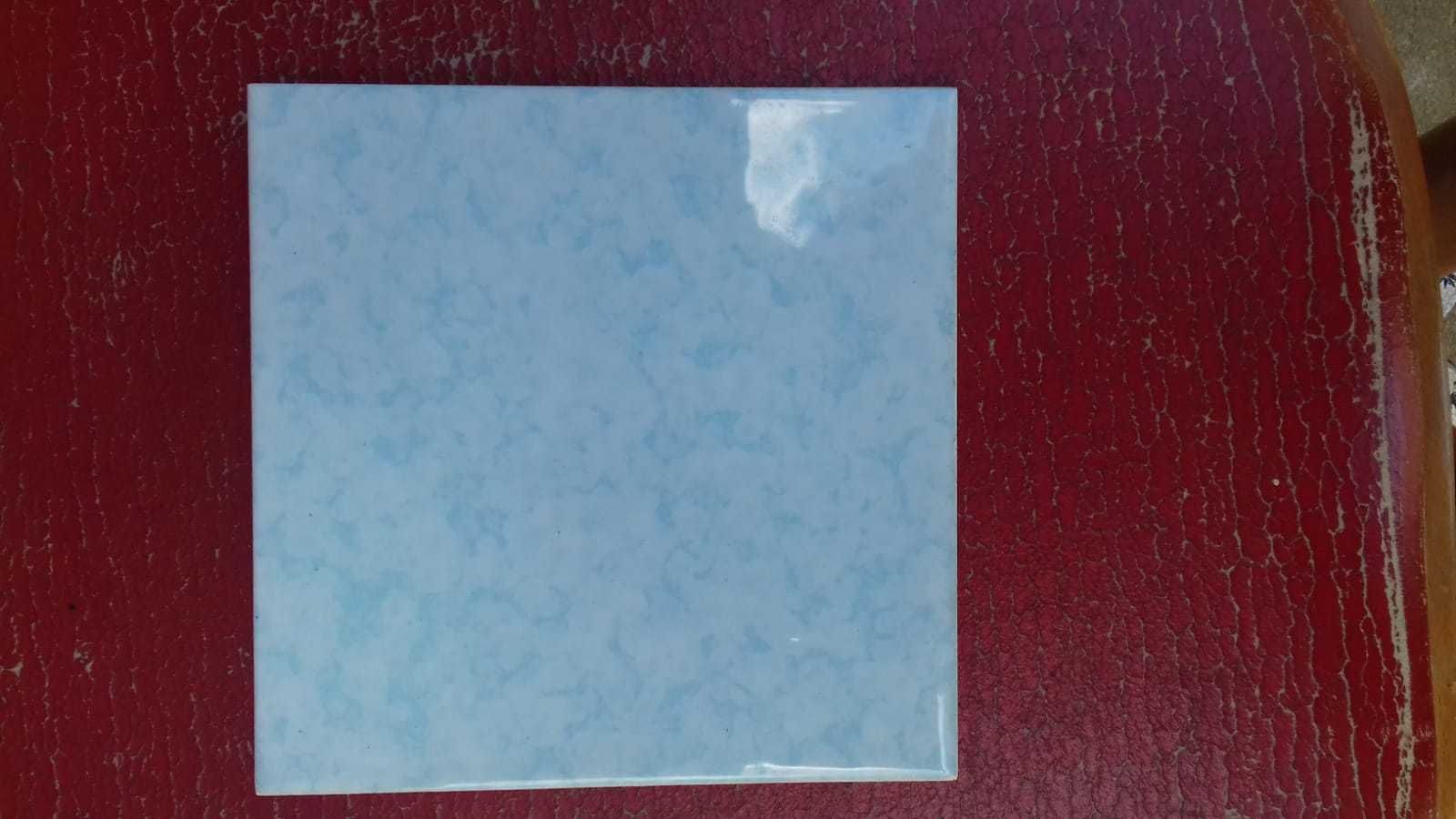 Retro plytki kuchenne 15x15 cm z 1965 roku firmy Rako Czechoslowacja