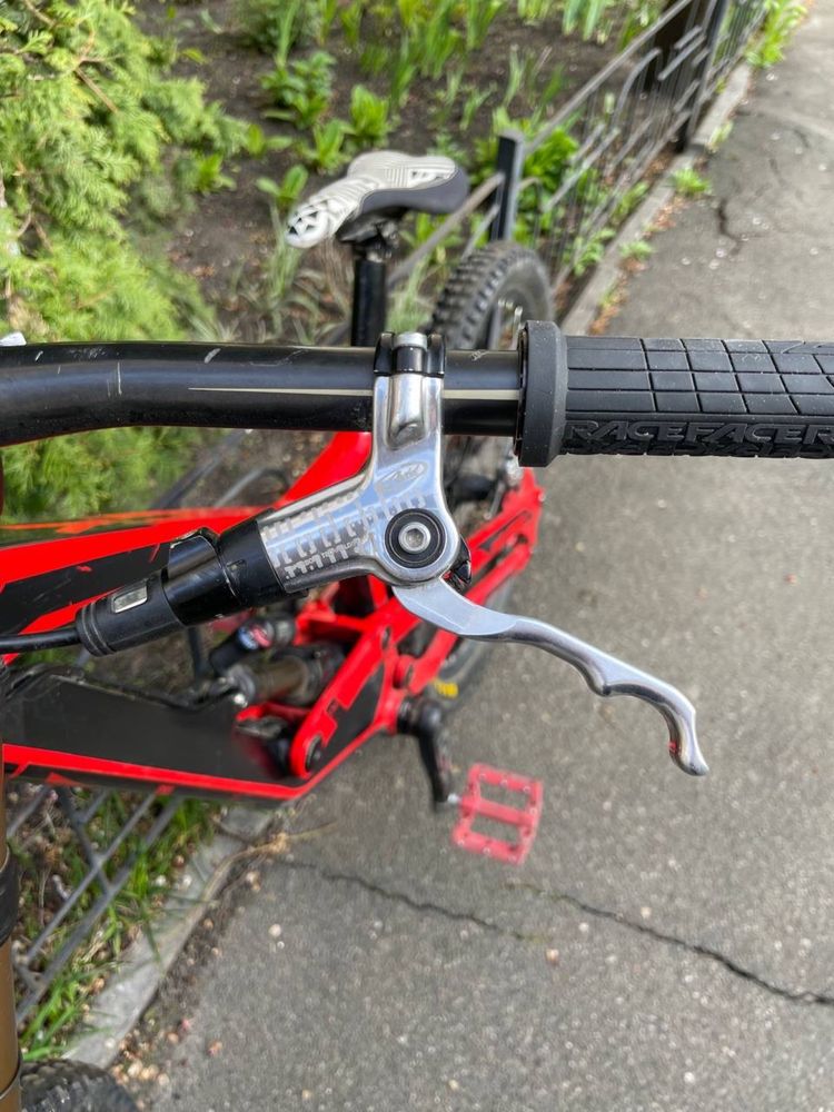 Yt industries cf pro 2017 carbon L   3000$