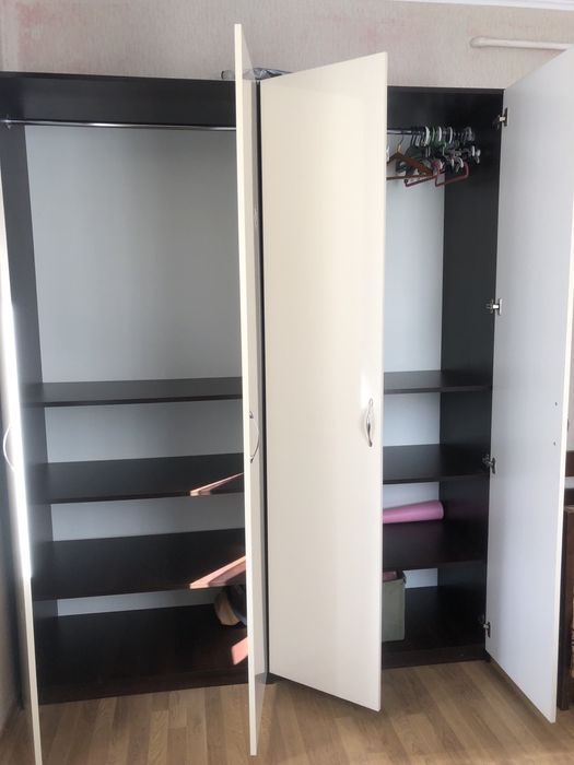 Дві шафи,можна окремо