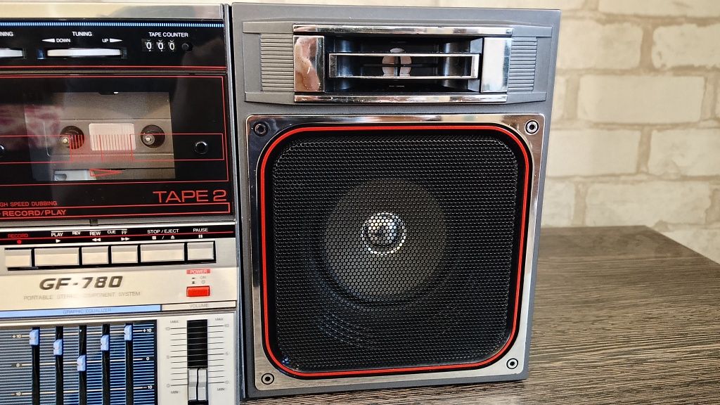 SHARP GF-780. Potable Stereo Component System