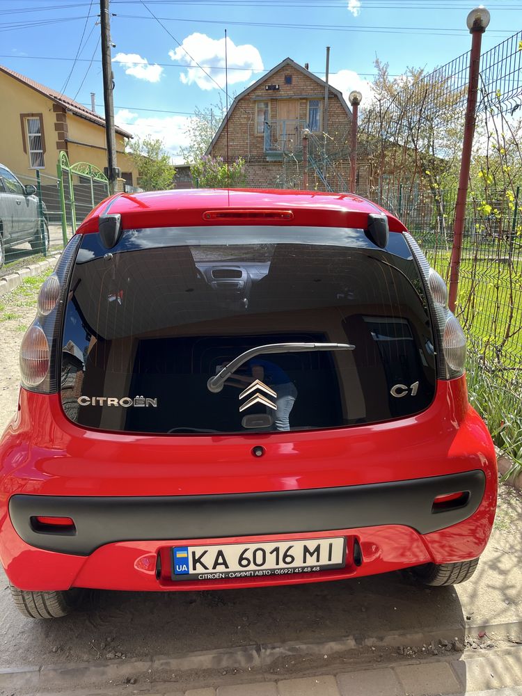 Citroen C1 компактне,  зручне авто на автоматі (робот)