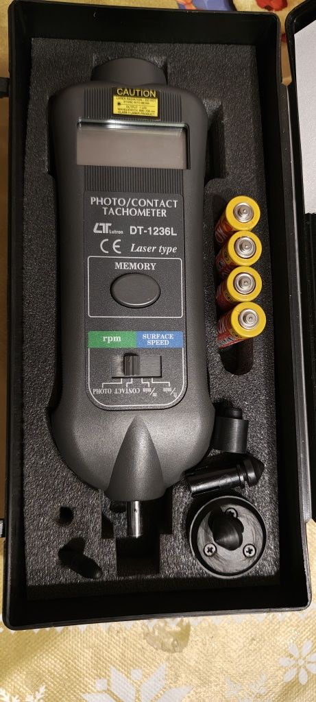 Tachometr optyczno-stykowy DT-1236L