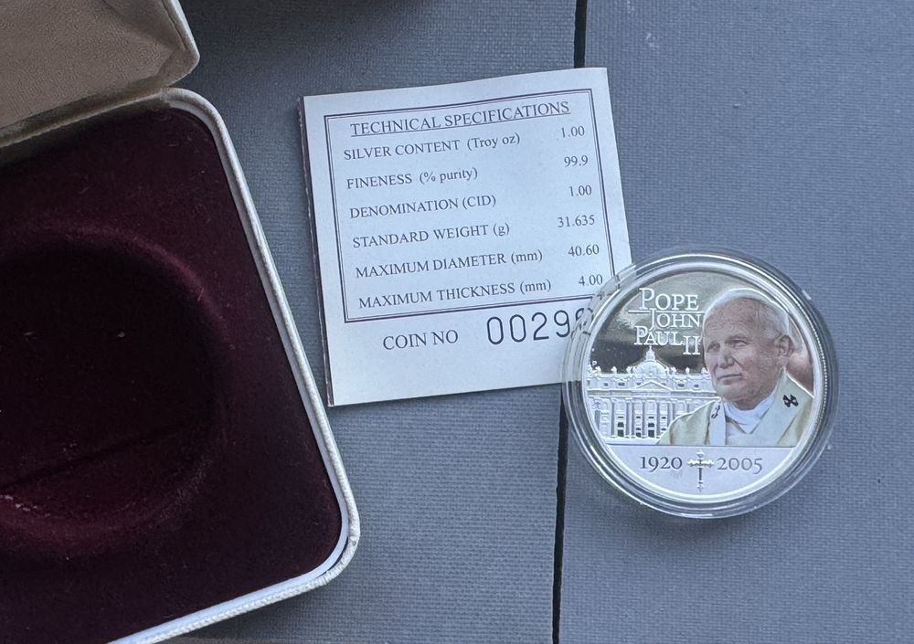 Продам две серебряные монеты