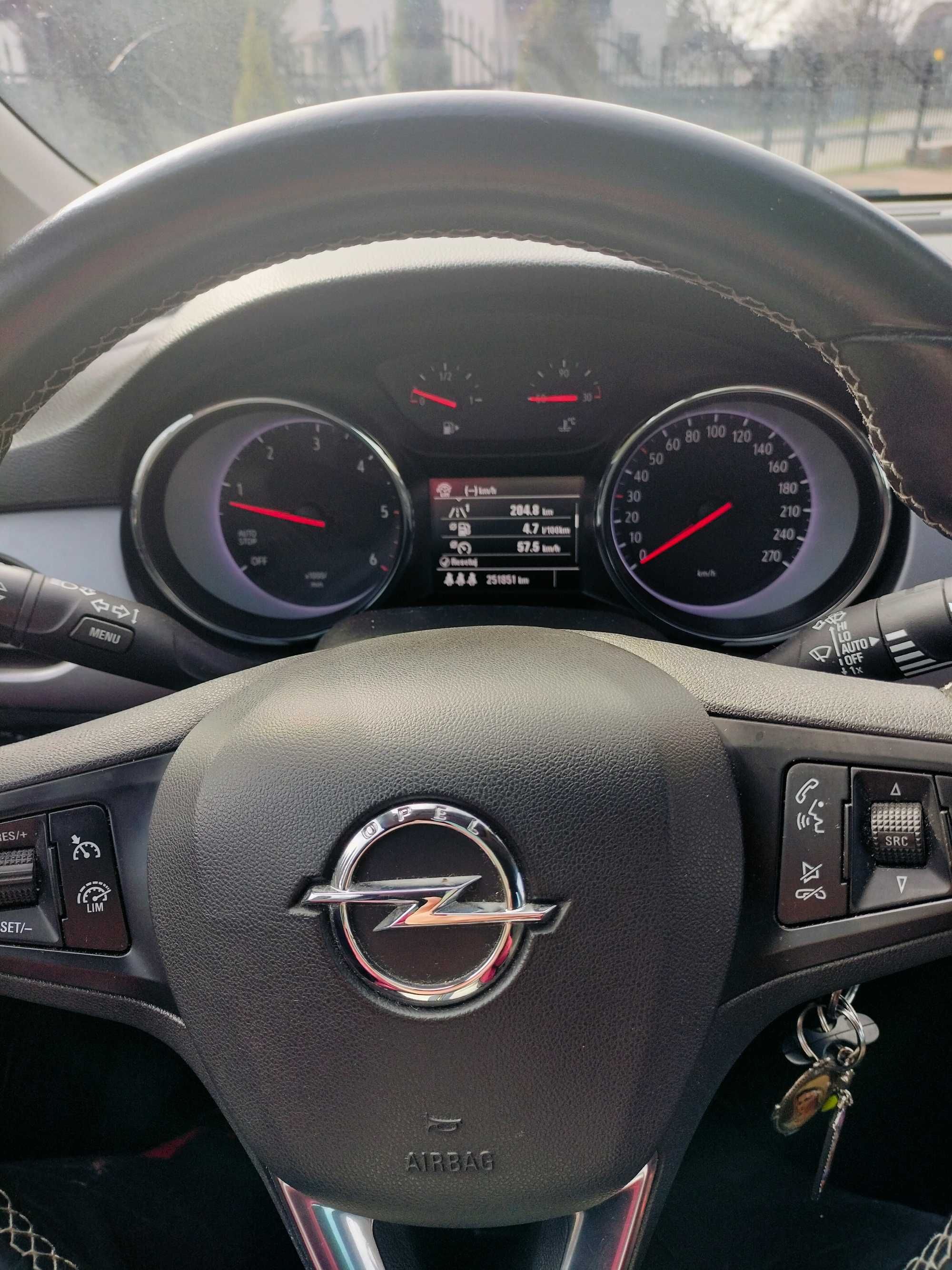 Opel Astra 1.6 eco duży wyświetlacz nawigacja