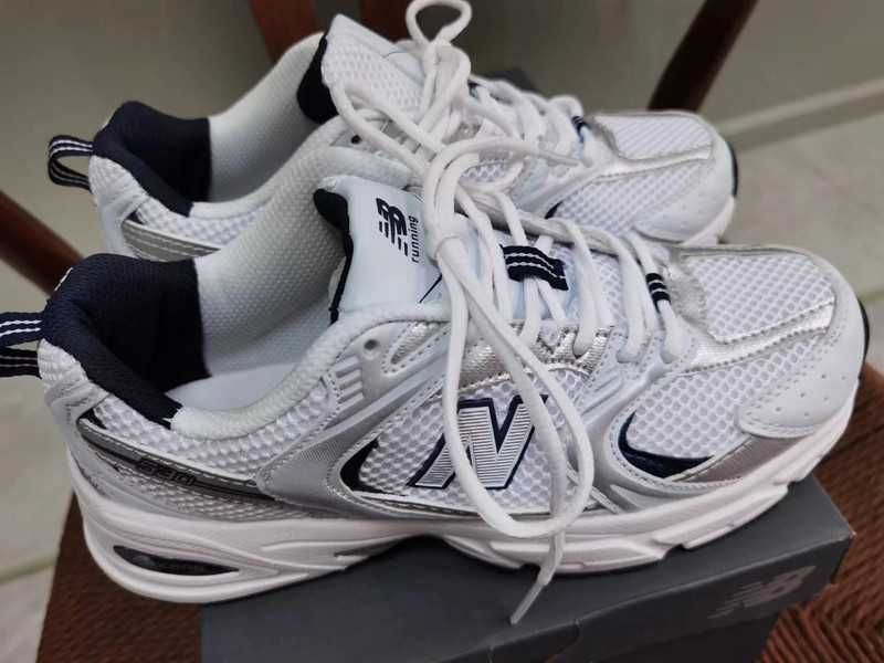 WhiteSilver\NewBalance*Damskie*ModaMR530SG UnisexTrampki.41.5