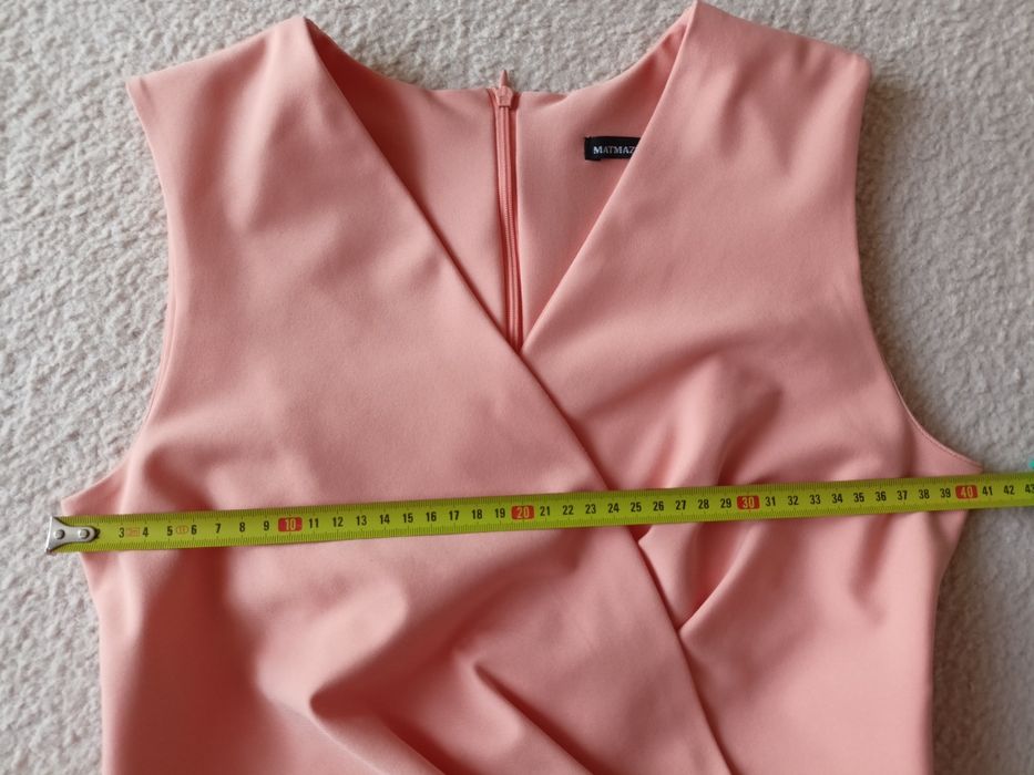 Sukienka z baskinką r. 38