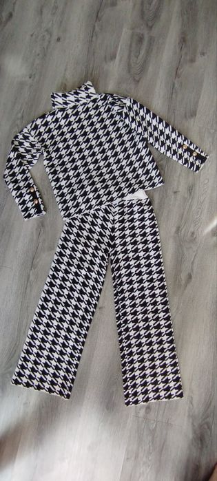 Стильний костюм для дівчинки