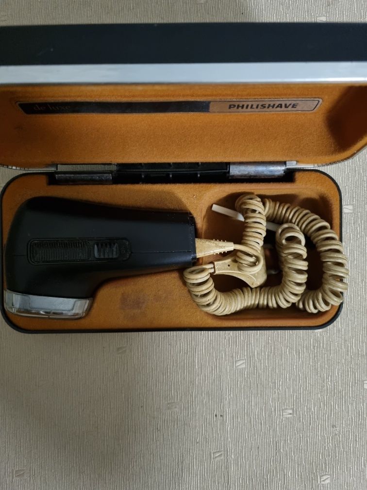 2 shavers Philips
