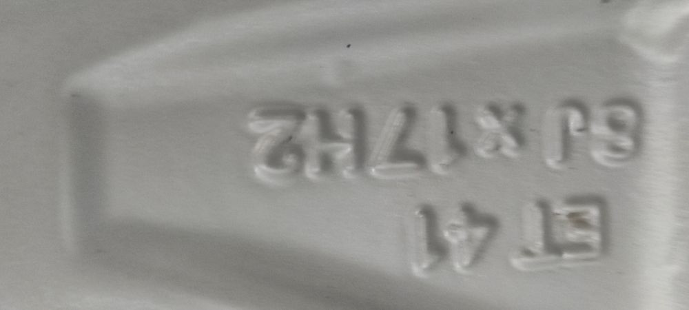 617 Felgi aluminiowe ORYGINAŁ VOLKSWAGEN R 17 5x112 otwór 57,1 B. Ładn