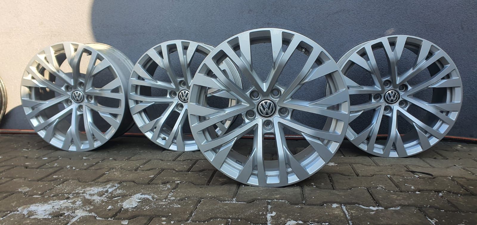 18 5x112 Vw oryginalne stan idealny