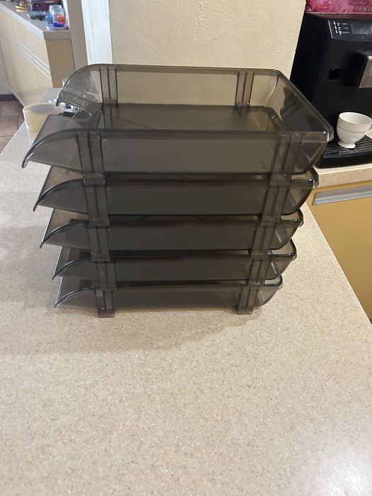 Лотки для бумаг и журналов.