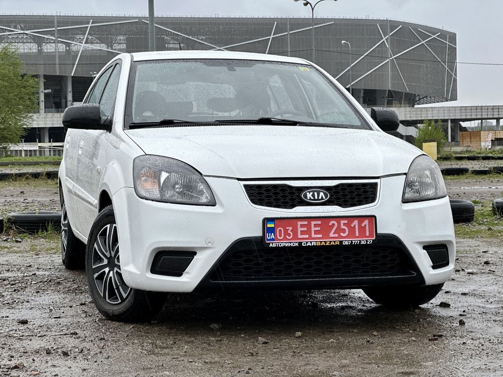 Kia rio avtomat.