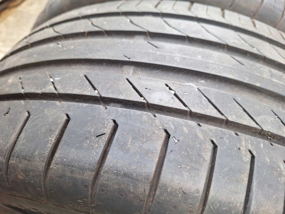 Opona letnia Continental  235/55 R18 (100V)