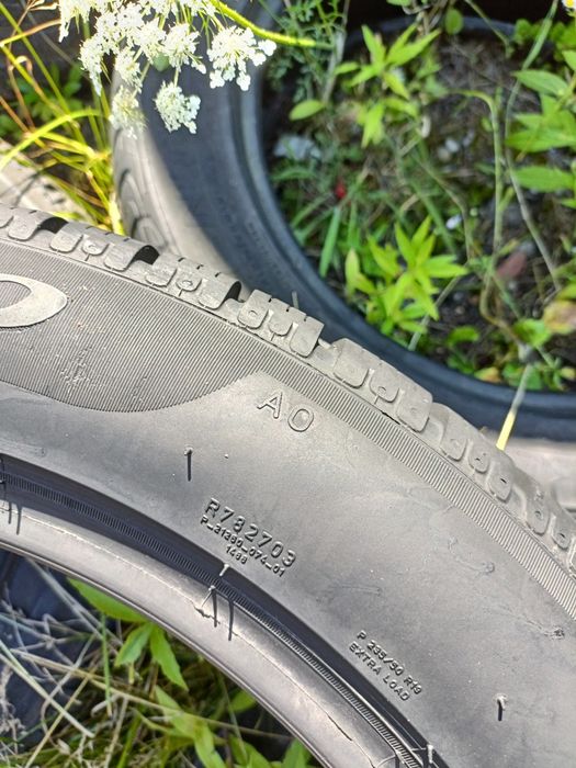 677, 235/50r19 Pirelli Sottozero 210 z 2015r 6.4mm A0